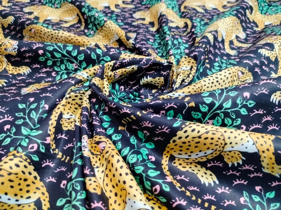 Telas de costura de tela de algodón impresas a mano de tigre azul indio de 25 yardas Foto 2 de 4