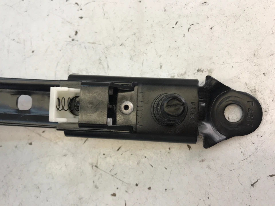 Infiniti QX70 FX50 FX35 2009-2017 ajuste de altura del cinturón de seguridad delantero derecho OEM Foto 3 de 4