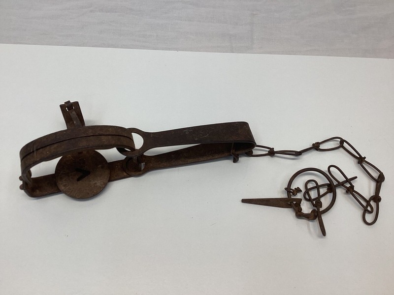 Trap Steel Animal Vintage Victor 3” Jaws Single Spring