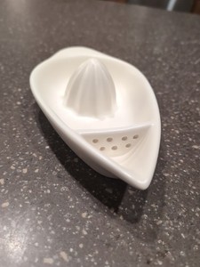 Nigella Lawson Stoneware Ceramic Citrus Juicer, Ivory Color, Stamped On Bottom