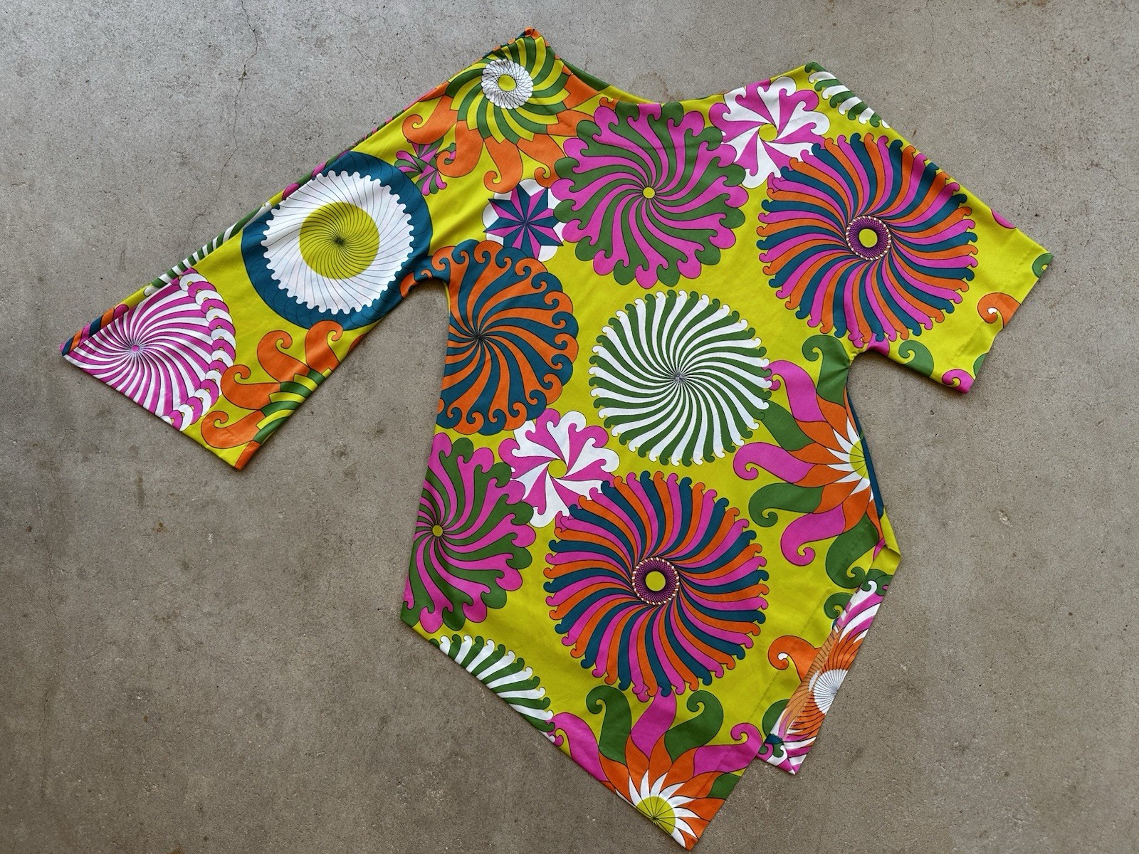 1960s Vanity Fair Psychedelic Pinwheel Asymmetric… - image 5