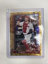 '25 Eric Yang Gold Diamante Foil Rookie RC Update Series Card #US168 Reds #28/50