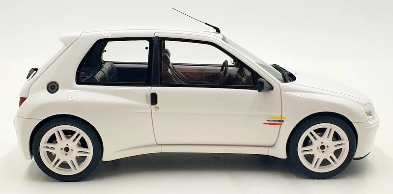 Otto Mobile1/18 Scale Resin OT393 - Peugeot 106 Maxi/Dimma - White - Image 3 of 4