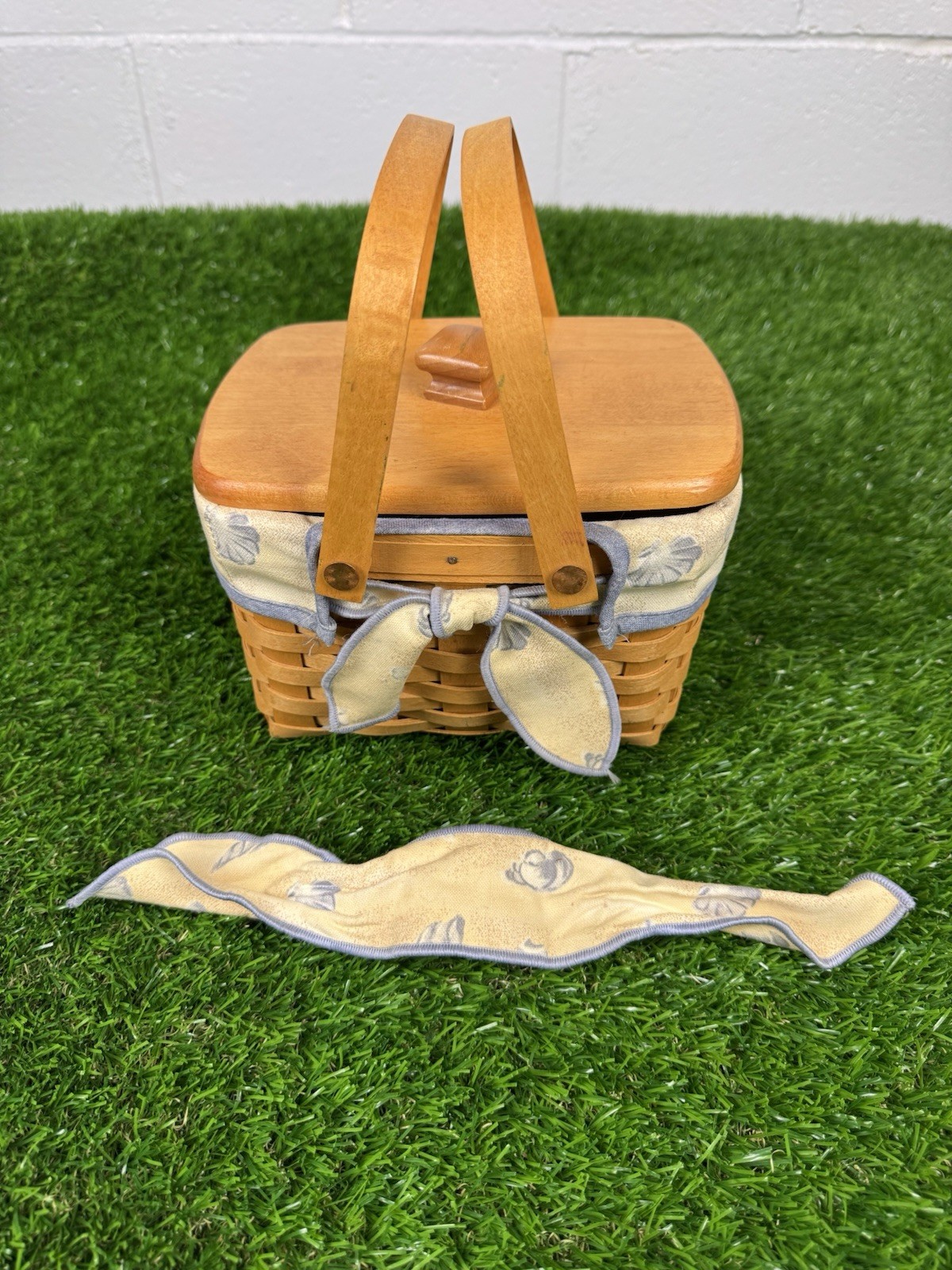 Longaberger 1999 Seashell Basket Set - Shoreline Lid Protectors and Tie On