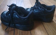 Nike Air Force 1 - TD Triple Black Low Toddler 5C Sneakers. 314194-009. GUC