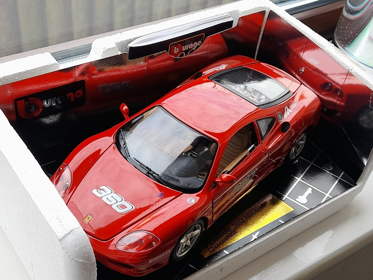 Bburago Ferrari 360 Modena 1/18 赤 特価 1/18 フェラーリ Ferrari 360 モデナ レッド ブラーゴ