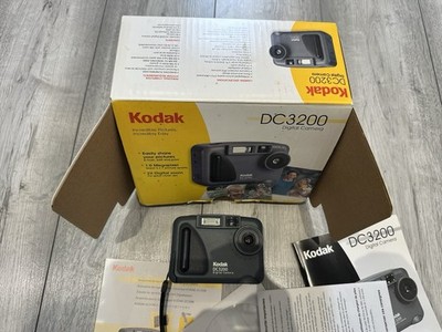 Kodak DC3200 Vintage Compact Digital Camera with Compact FlashCard Fully Working