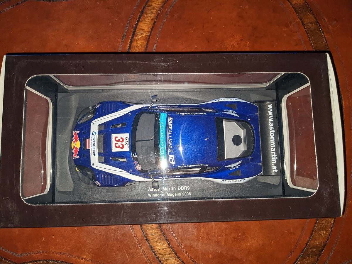 AUTOArt #80608 1:18 Aston Martin DBR9 Red Bull | eBay