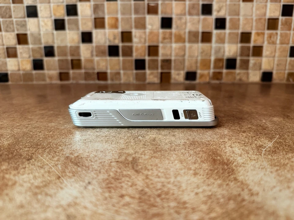 3M V5R SHOOT N' SHARE CAMCORDER & PROJECTOR - Image 3 of 4