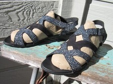 Arche Strappy Low-Heel Sandal Women's US 9. EU 41 Black Pebbled Leather EUC 430