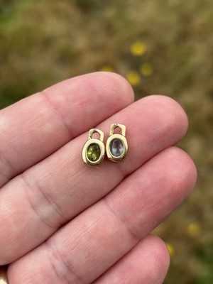 Vintage massiv 14k Gelbgold und Edelstein Charms Menge 2 - blau, grün