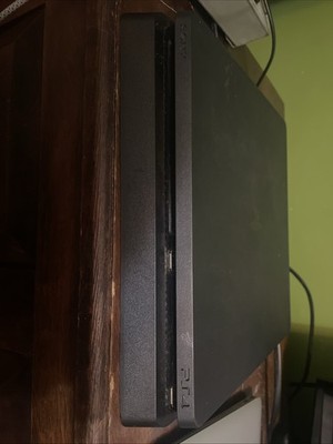 1TB Terabyte Brand New PlayStation 4 Controllers And Power cord Included.