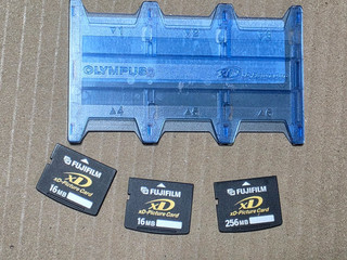 Lot Of 3 Fujifilm 16MB / 256MB XD Picture Cards with Holder Tested Working
