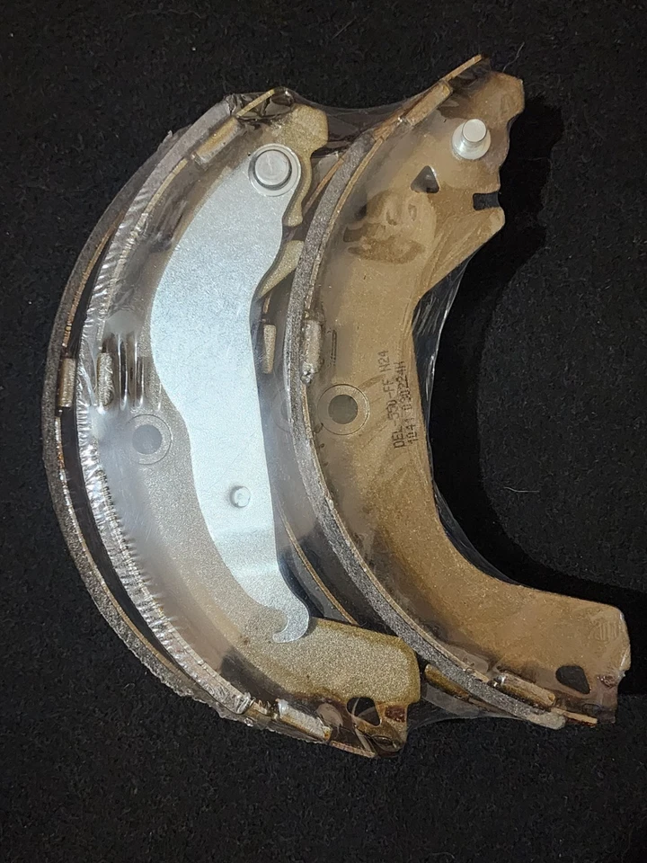 🛑 Conjunto de sapatas de freio a tambor traseiro ACDelco dourado 171041B | Compatível com Chevy Cruze Sonic Trax - Imagem 2 de 4