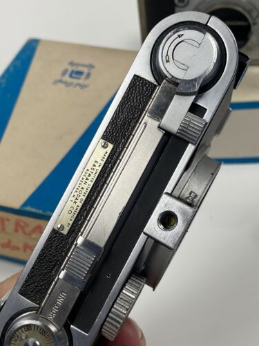 Rara fotocamera vintage Kodak Ektra 35 mm pellicola telemetro + Exa II: per parti di ricambio, così com'è. - Foto 11 di 24
