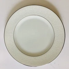 9 Pieces Plate Fine China Internacional Silver Co. WAKEFIELD Japan White Floral