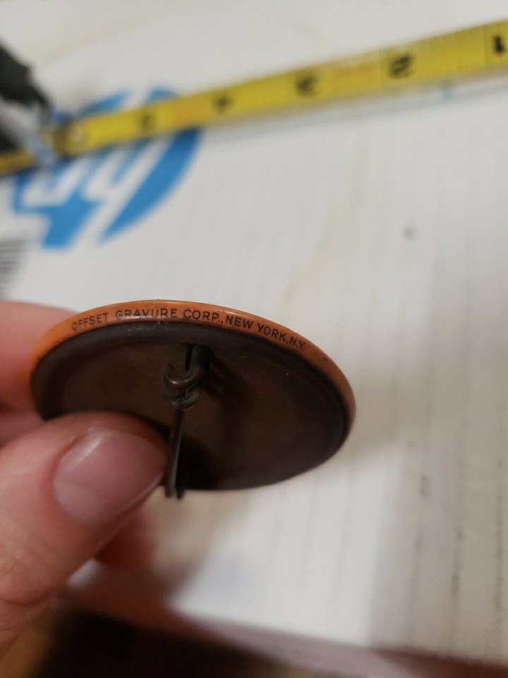 1932 NY New York Resident HUNTING TRAPPING & FISHING LICENSE BUTTON Pin