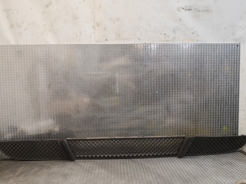 BMW E87 Unten Grill Vorne Stoßstange für 1 Serie E81 E87 LCI Facelift 7166605