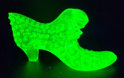 Vintage FENTON Uranium Yellow Vaseline Hobnail Glass Slipper W