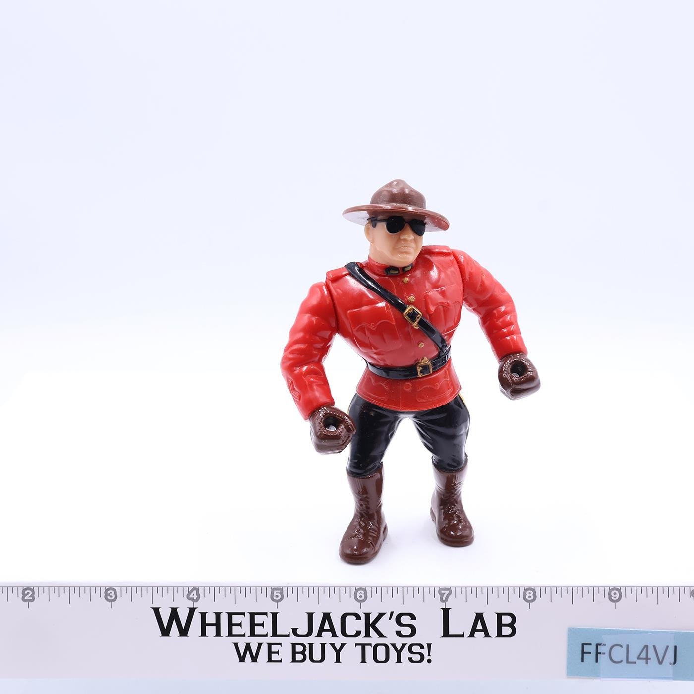 The Mountie W/CARDBACK 100% Complete 1992 WWF Wrestling Hasbro Action Figures