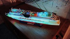Aida Sol,Standmodell mit LED Beleuchtung+RGB,1:400,63 cm lang,top!