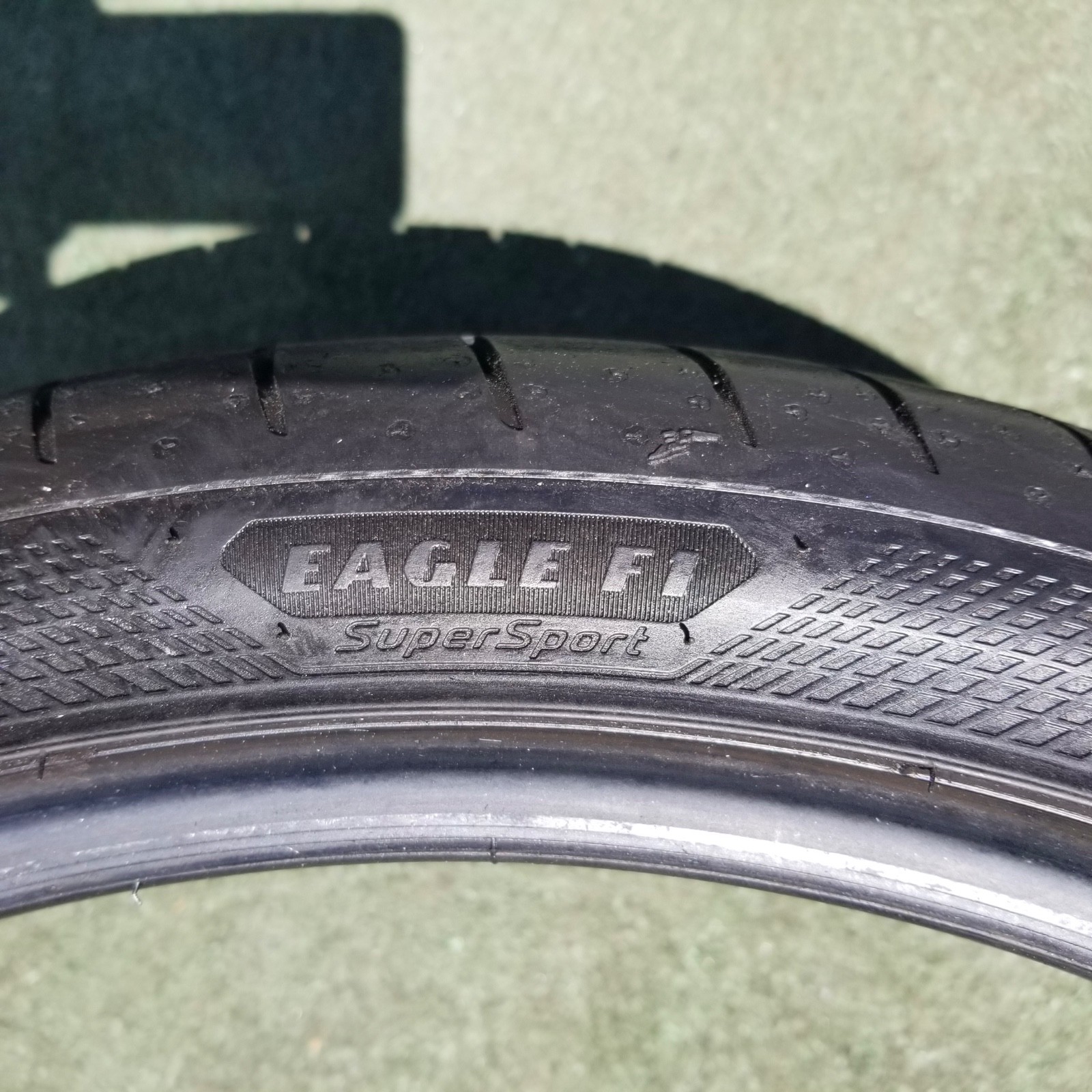 245/35R20 Goodyear Eagle F1 SuperSport Tire 245/35ZR-20 95Y Lotus LTS 100 Tread