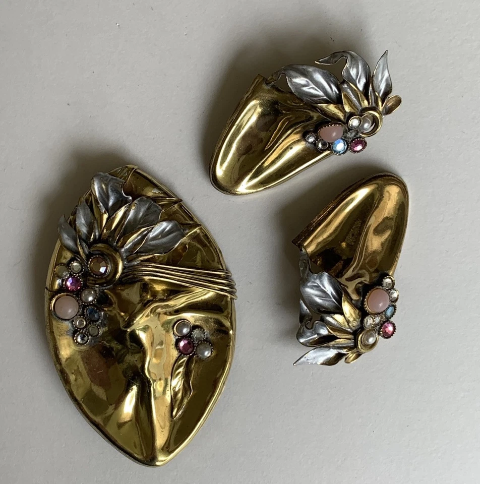 Signierte GEO Clip Ohrringe & Brosche Retro Set zweifarbig mit bunten Kristallen