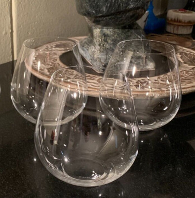 3 Riedel Crystal ''O'' Pattern 4 1/2'' Stemless Pinot Nebbiolo / Noir Wine Glasses