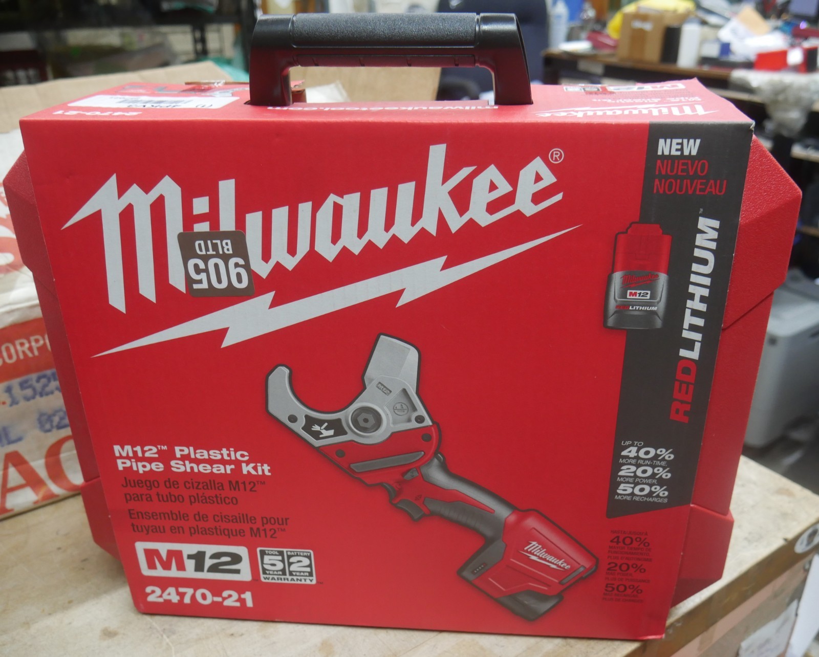 Milwaukee M12 2470-21 12V Cordless Shear Kit