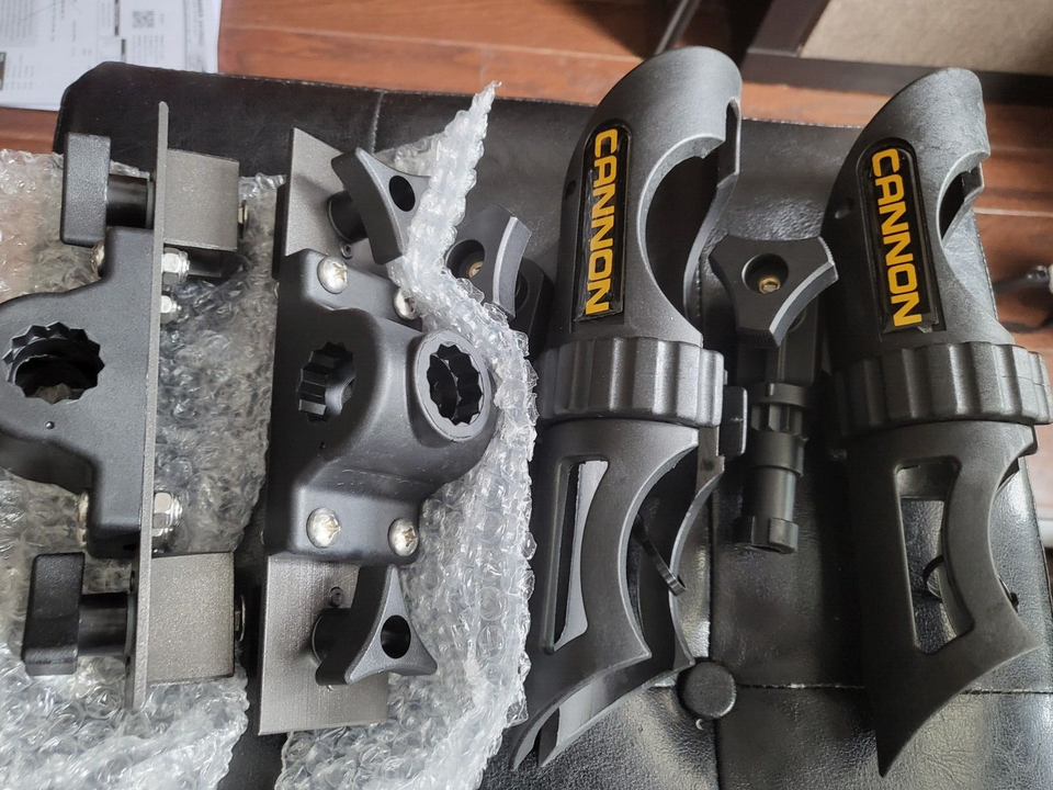 2x ROD HOLDER TRACKER BOAT VERSATRACK + CANNON HOLDERS INSTALLED+ FREE