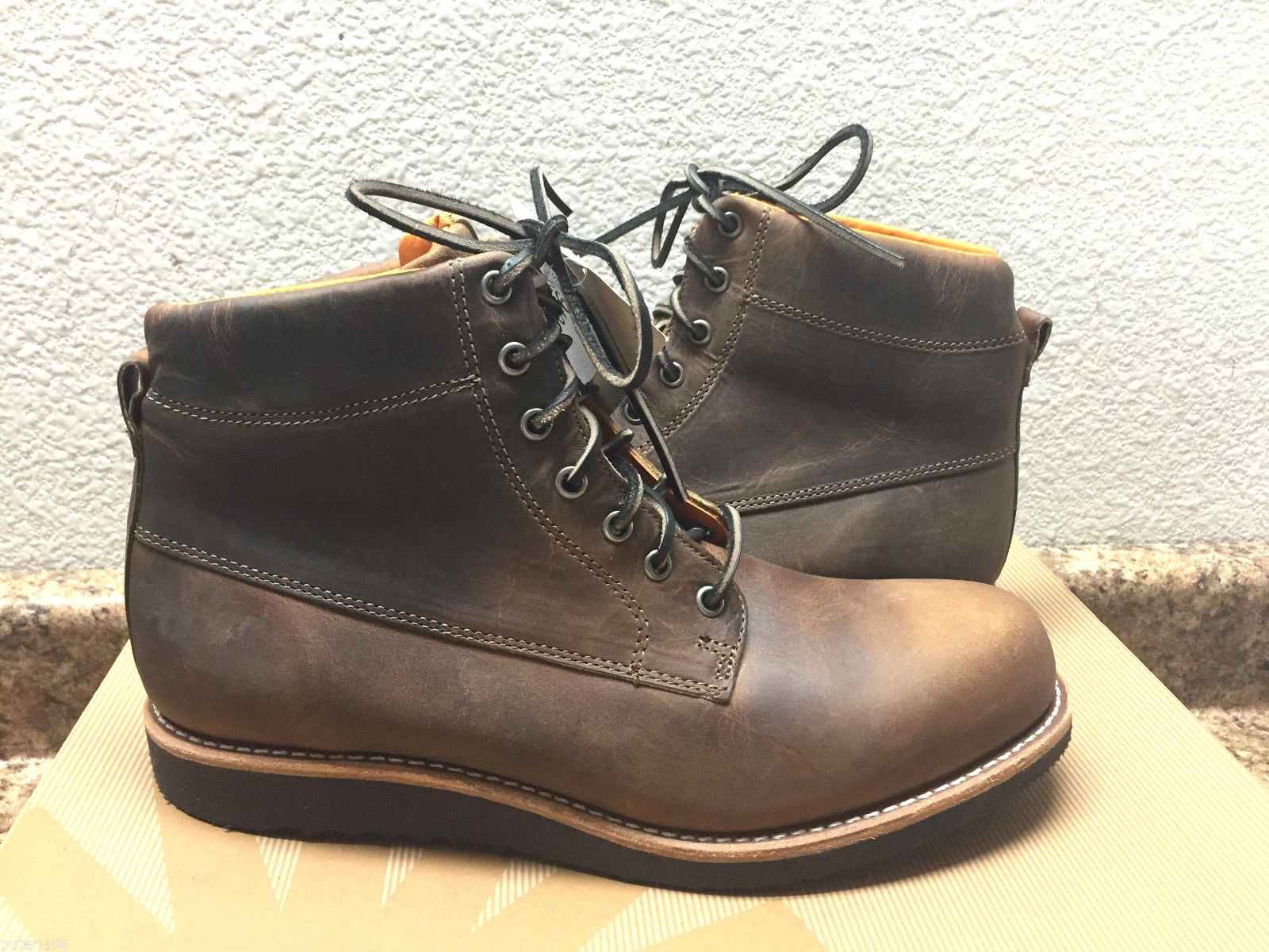 UGG MEN GOODWIN CHESTNUT LEATHER Boot US 10 / EU 43 / UK 9