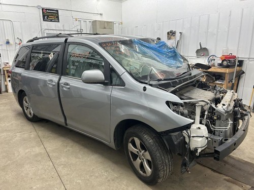 2014 TOYOTA SIENNA Jack with 2 Bars Only - Picture 2 of 12