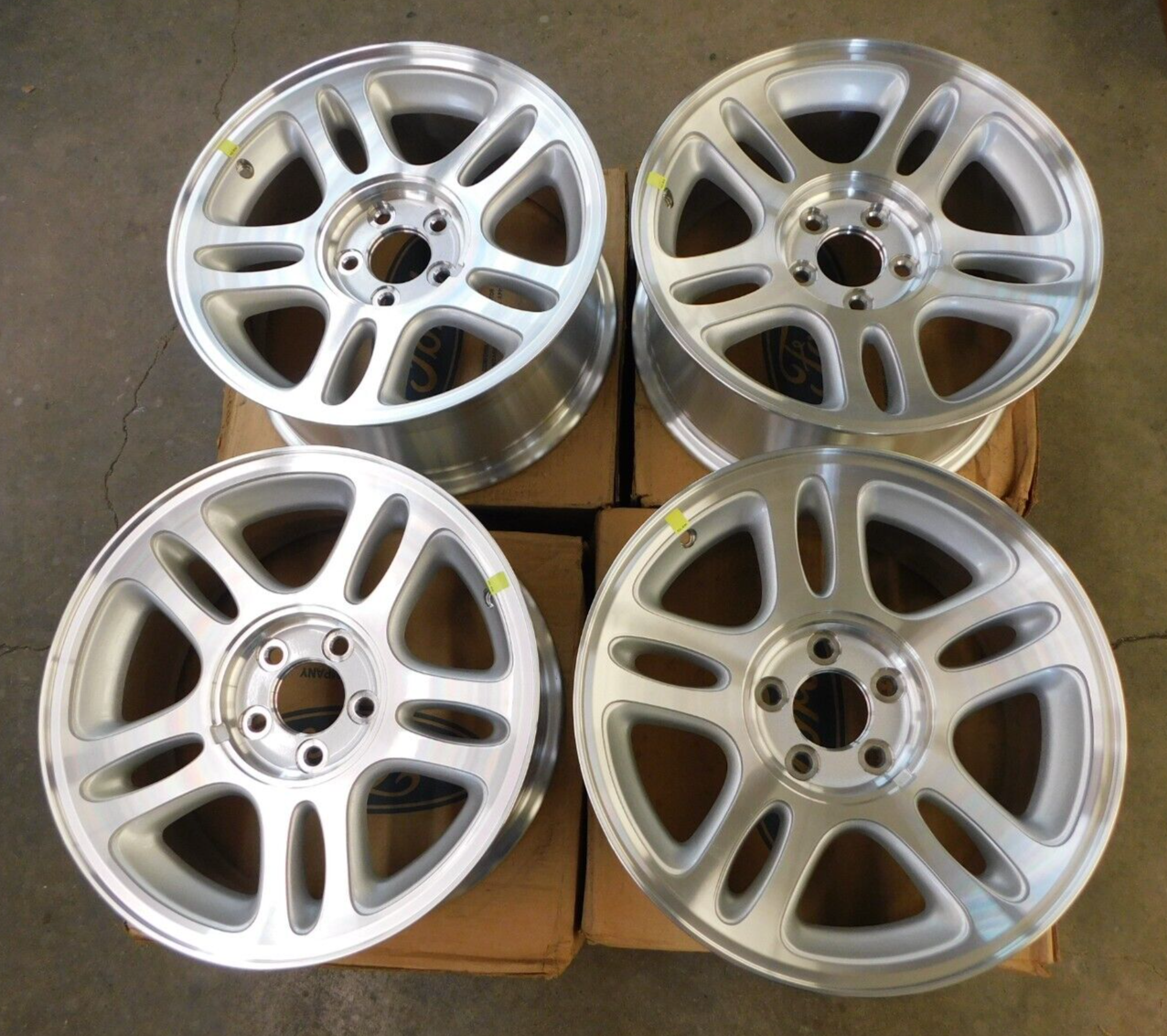 NOS OEM Ford 1996 1997 1998 Mustang Aluminum Wheels Wheel Center Cap Set 17x8 GT