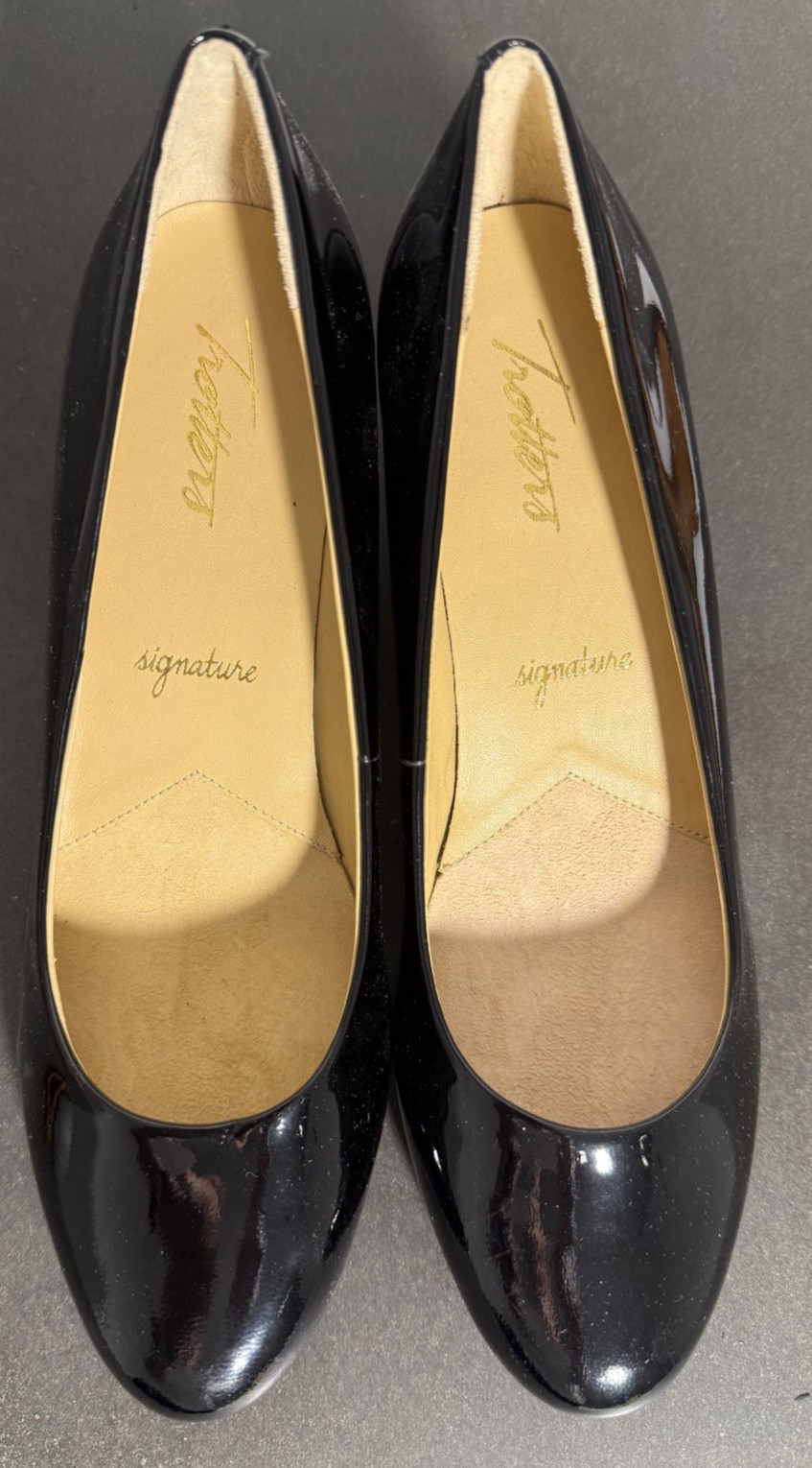Trotters Signature Womens 8.5 M Black Patent Leather Pumps Round Toe