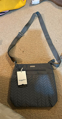 Baggallini Gray Chevron Crossbody Bag Zip Closure Pockets Detachable Strap