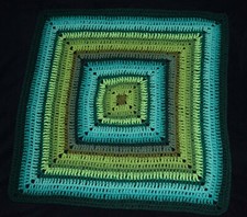 Copertina neonato uncinetto quadrata 75x75, toni del verde, lana baby