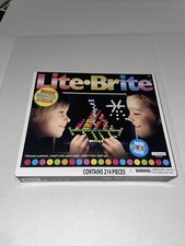 LITE BRITE CLASSIC CHILDRENS CREATIVE ART GAME.
