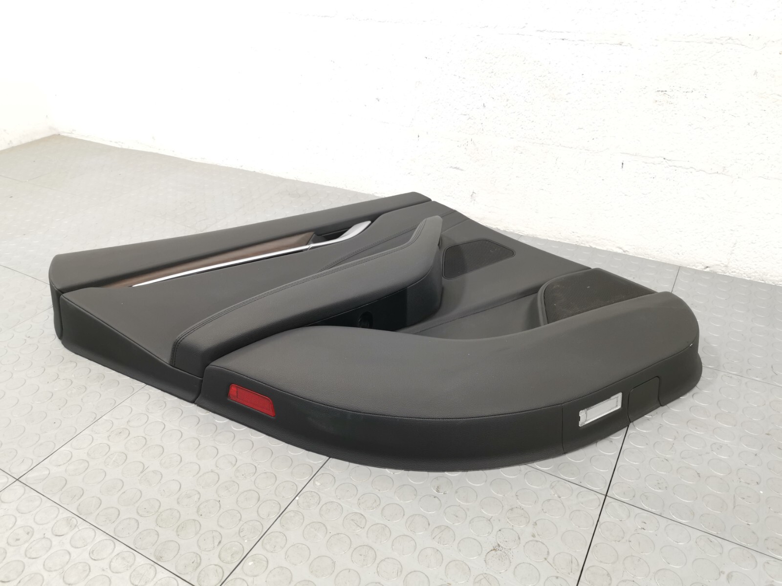 MASERATI Levante 3.0L AWD 2019 Rear Left Side Door Panel Trim 3077622 OEM