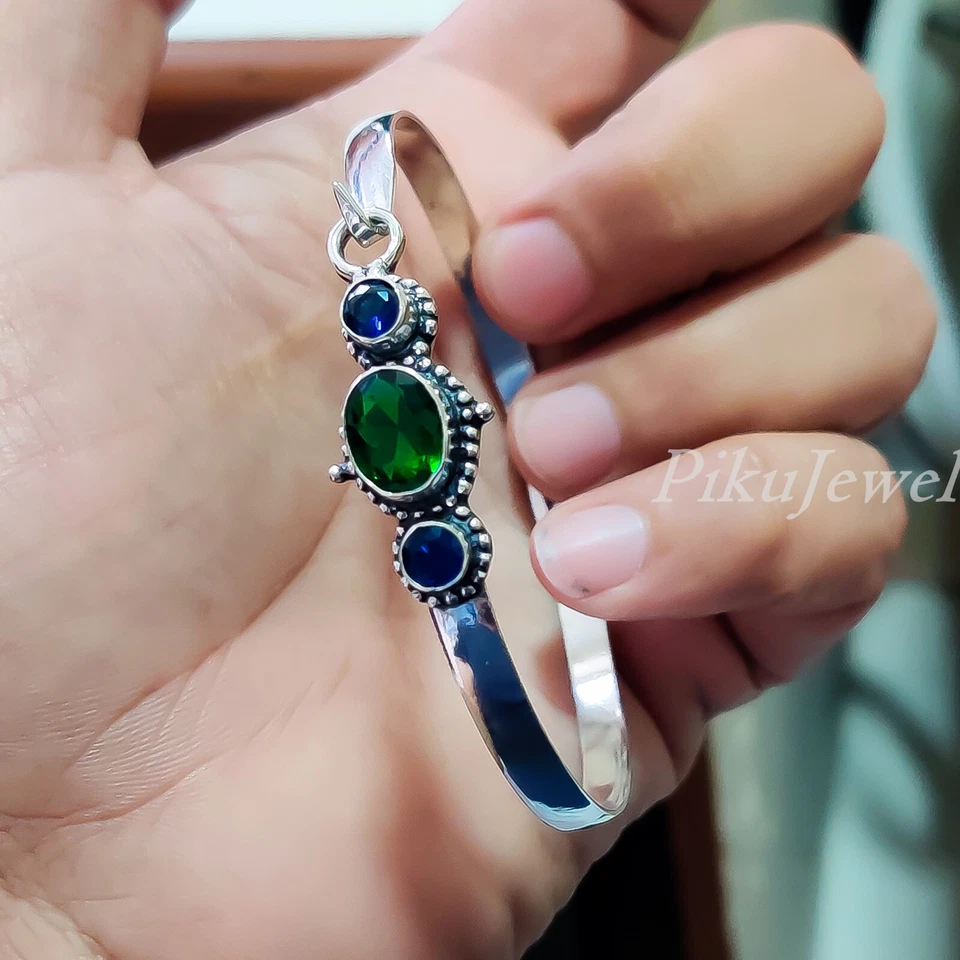 Brazalete grande de plata de ley 925 con piedras preciosas de diopsido y tanzanita de corte ovalado Foto 3 de 4