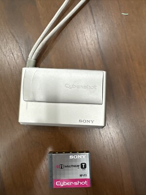 Sony Cyber-shot DSC-T1 5.0MP Digital Camera - Silver READ Turns On