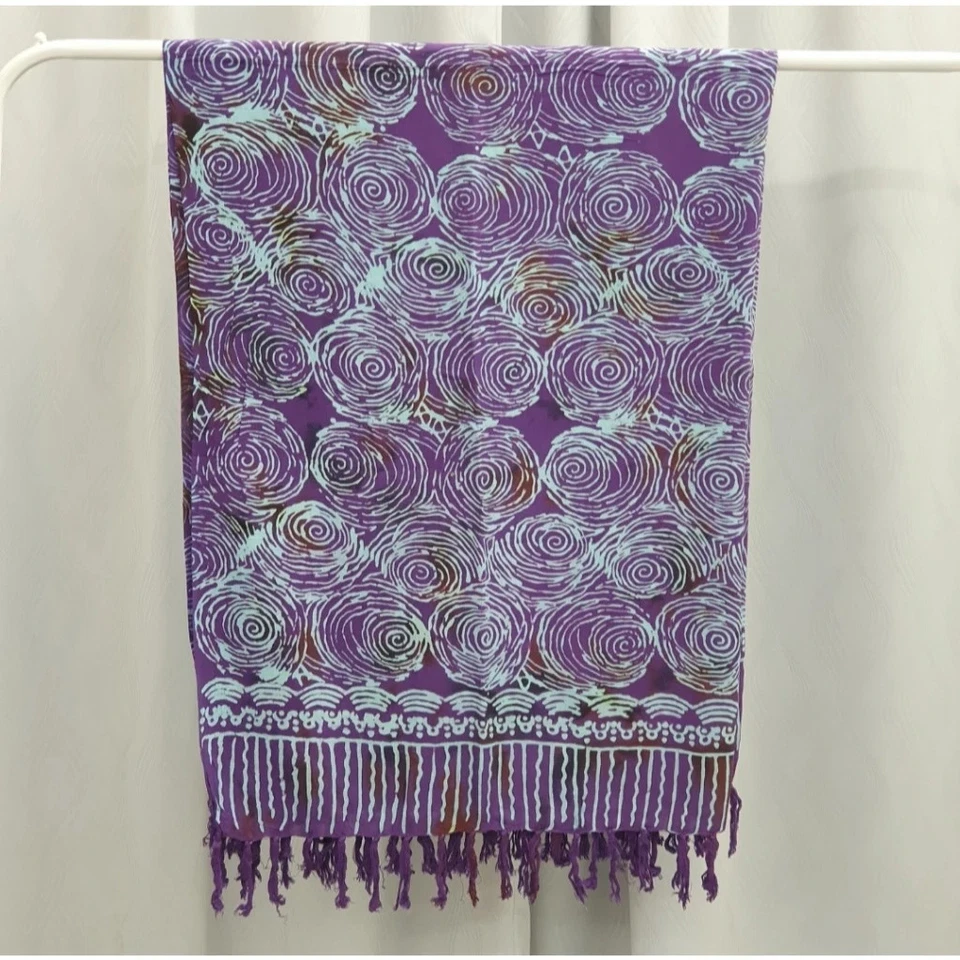 Batik Sarong Pario/Rayón Batik Wrap Foto 2 de 2