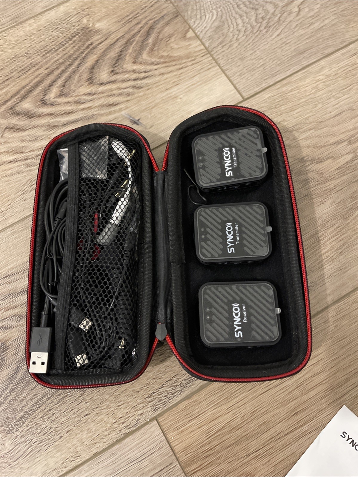 SYNCO G1 A2 2.4GHz Wireless Lavalier Microphone System 1 Receiver 2 Transmitter