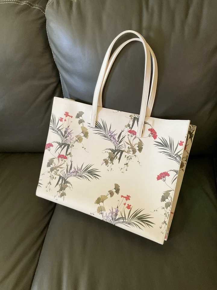 Bolso de mano/bolso de mano Ted Baker floral blanco roto nuevo con etiquetas. Foto 2 de 4