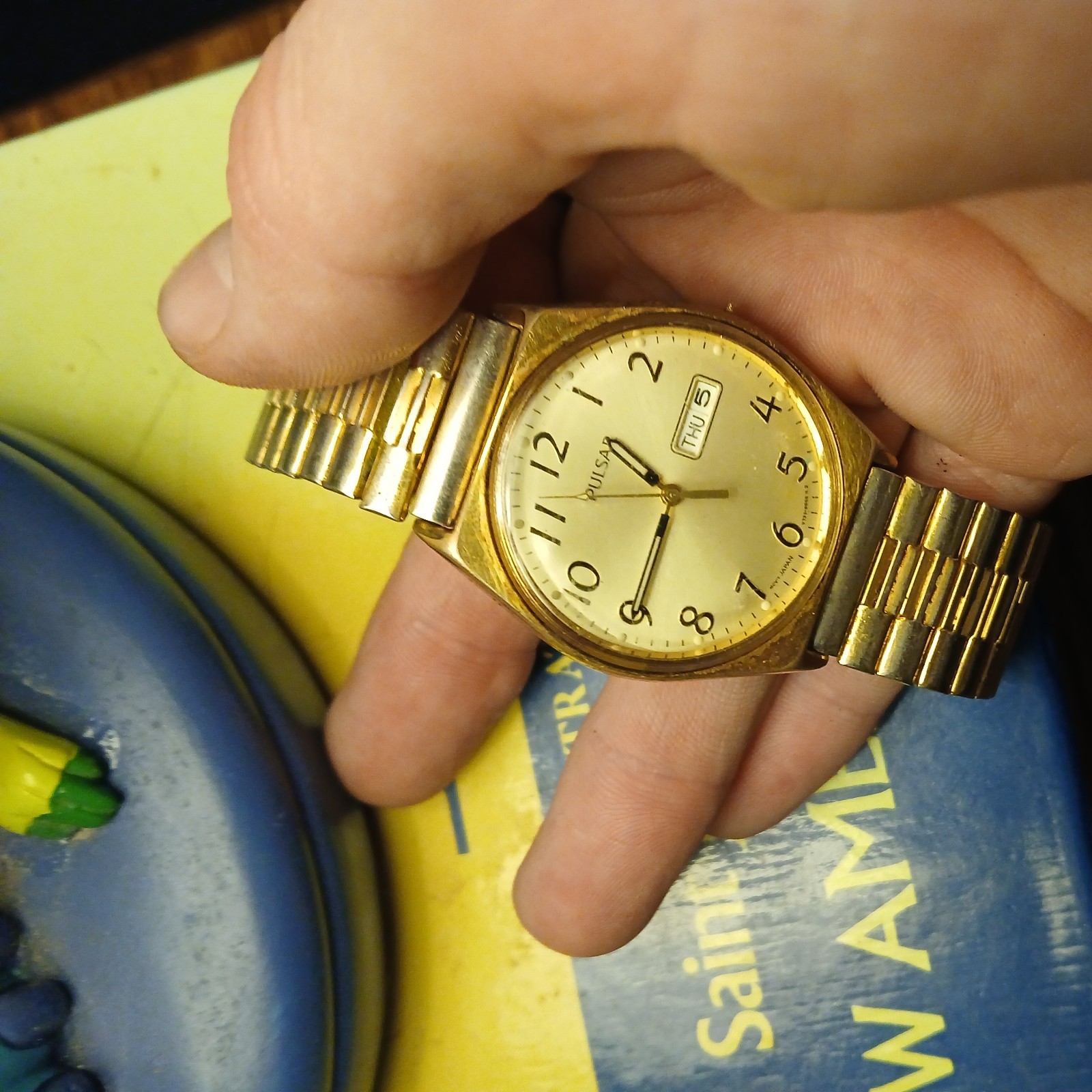 Pulsar Men's Quartz Watch Vintage Gold Tone