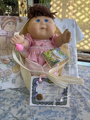 Cabbage Patch Kids-2002 TRU exclusive girl doll Courtney Buffy born March 11th