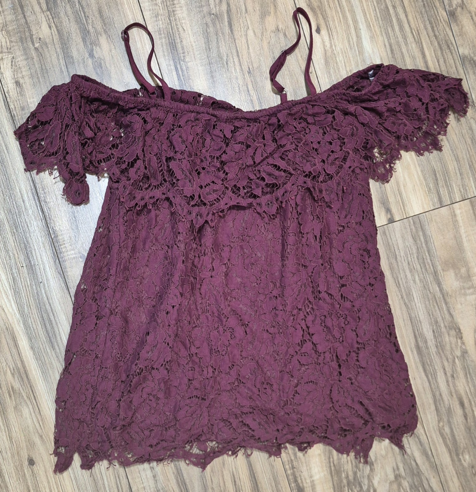 Womens No Boundaries Cold Shoulder Lace Top Size Medium Bohemian Summer Top