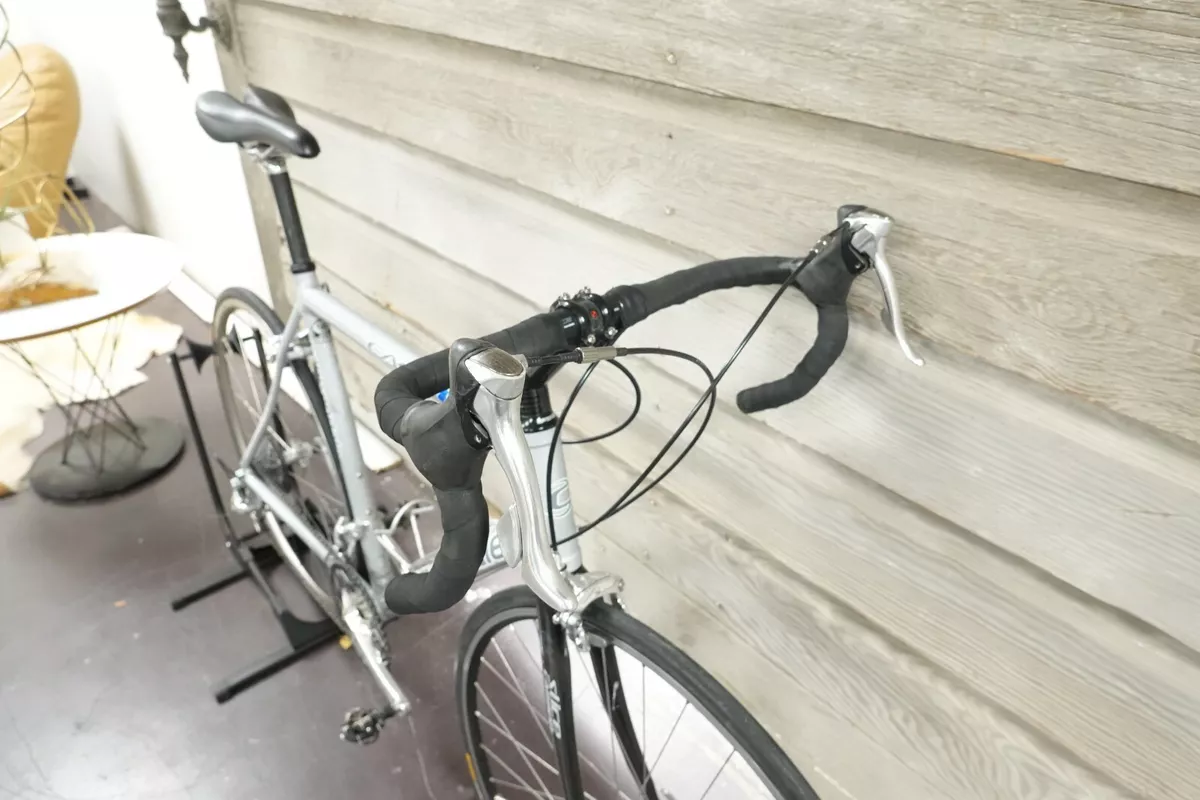 Cannondale CAAD8 R800 56cm Road Bike 700c 3x9 Shimano Ultegra Carbon Fork Cannondale CAAD8 R800 56cm Road Bike 700c 3x9 Shimano Ultegra Carbon Fork