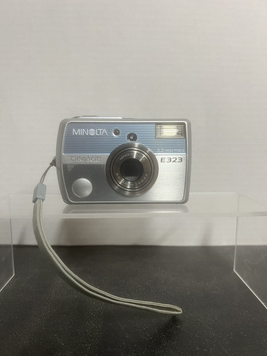 Konica Minolta DiMAGE E323 3.2MP Digital Camera, Silver *No