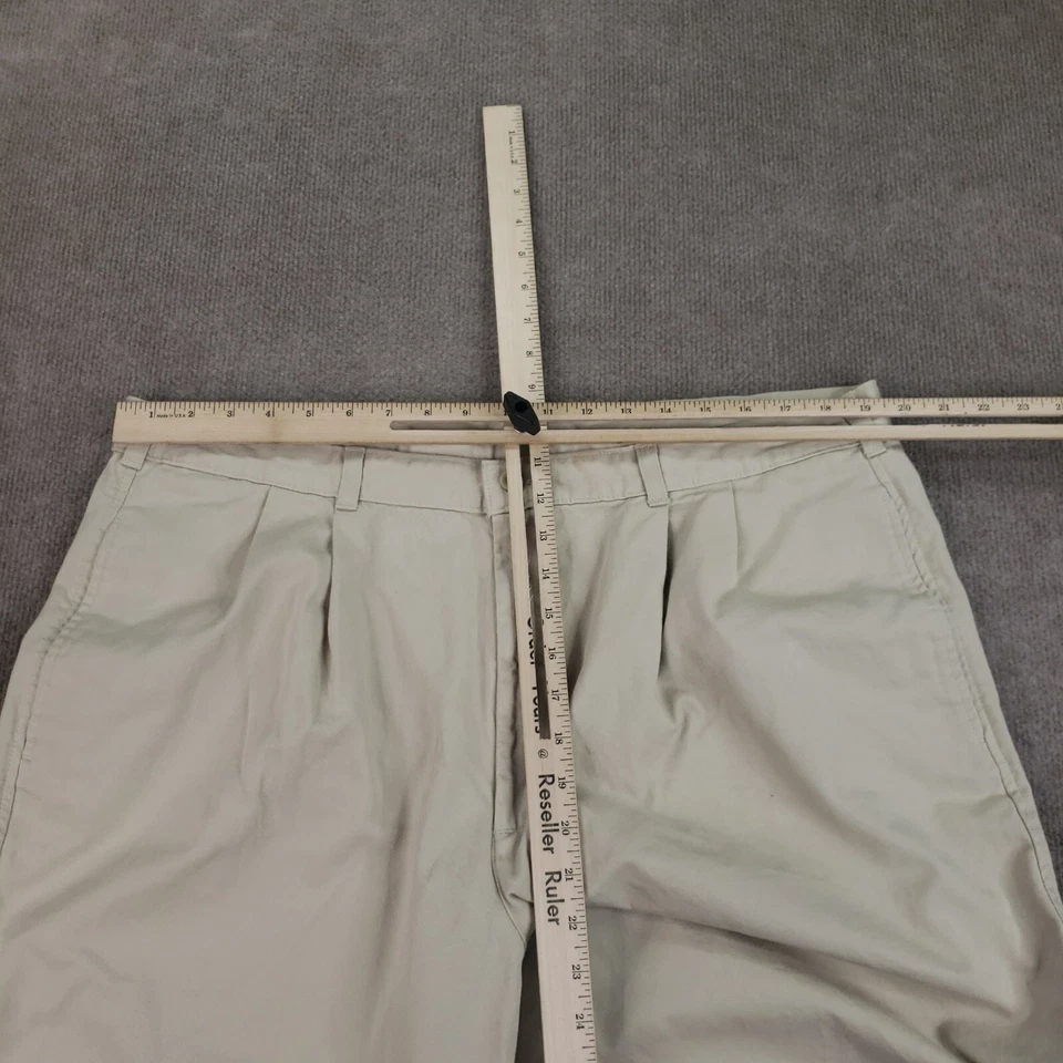 Berle Chino Shorts Mens Size 40 Beige Khaki Pleated Front 8 in inseam - Image 4 of 4