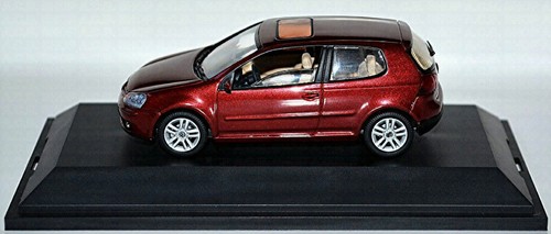 VW Golf V 5 Limusina 3 Puertas 2003-08 Rojo Sunset-Red Metalizado 1:43 Schuco - Imagen 6 de 9